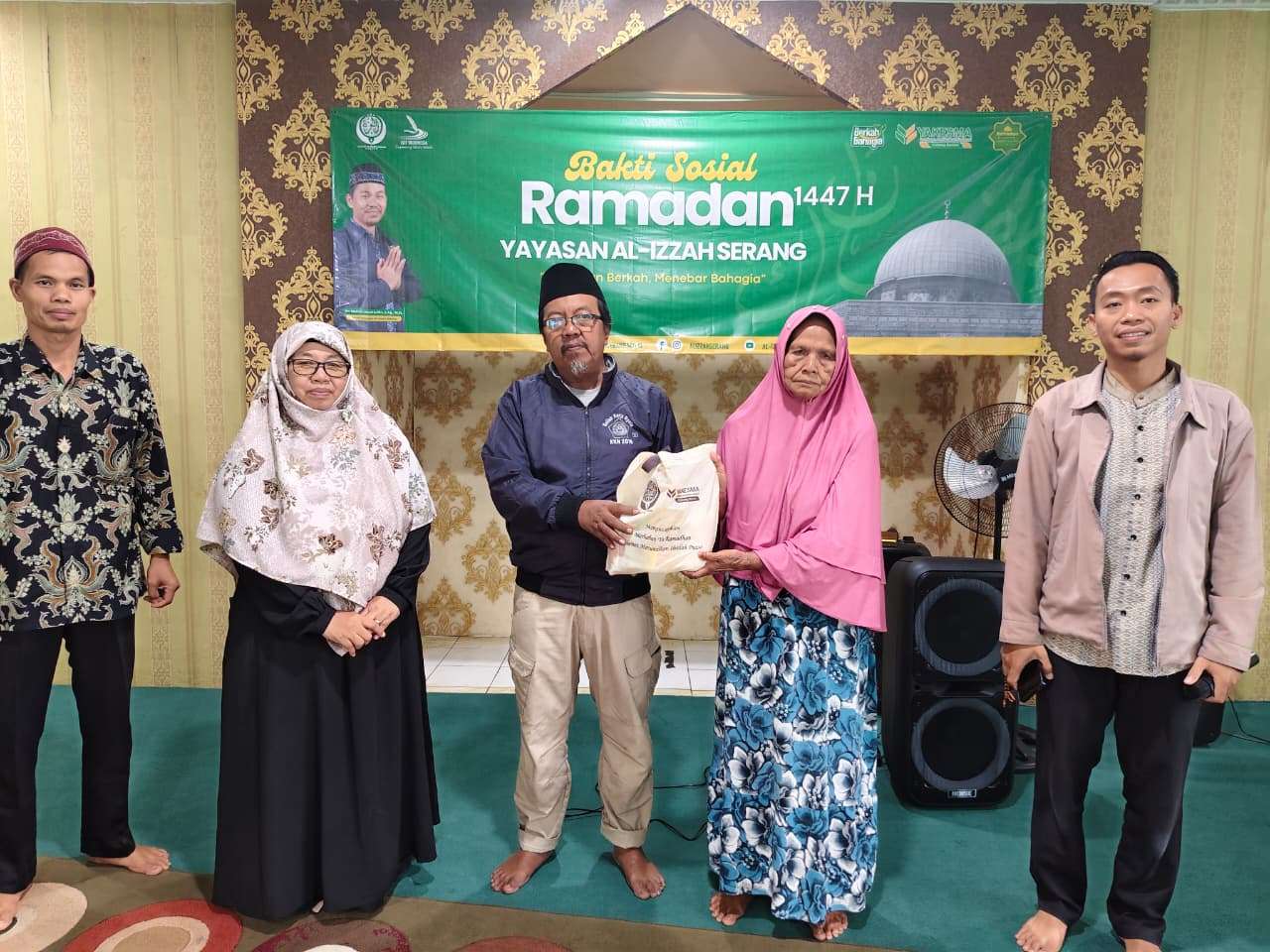 Semarak Ramadan 1447 H, Yayasan Al-Izzah Serang Salurkan 3.200 Paket Bakti Sosial untuk Masyarakat
